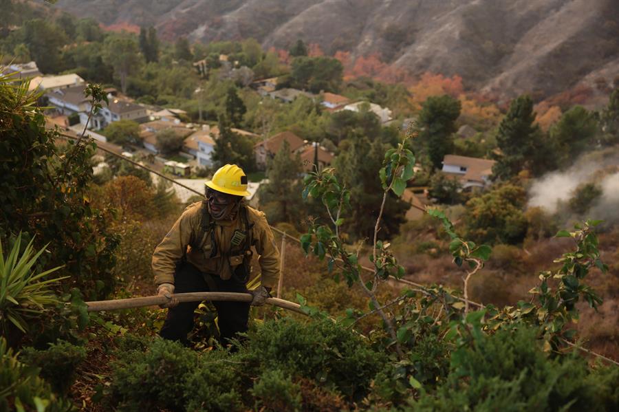 16 desaparecidos por los incendios en Los Ángeles