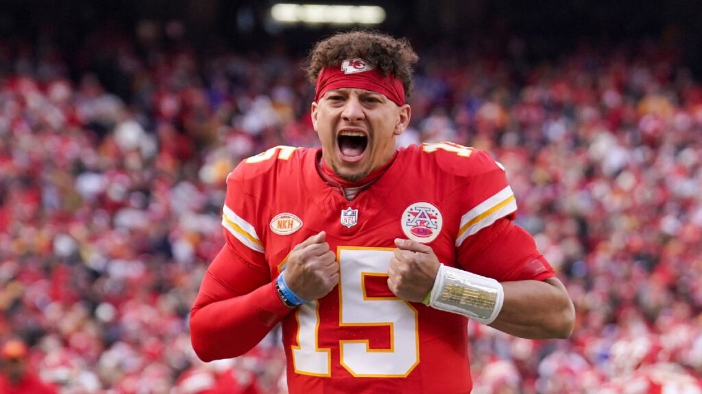 Mahomes lo vuelve a hacer